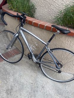 Road bike 40 cm not sure what brand  tires need air