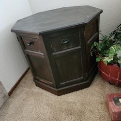 Solid Wood Night Stands/ End Tables