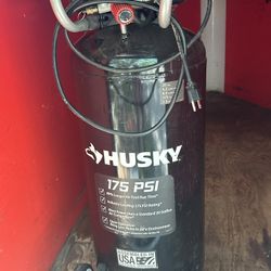 Husky 200psi 27gal air compressor