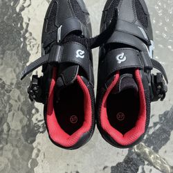Peloton cycling shoes