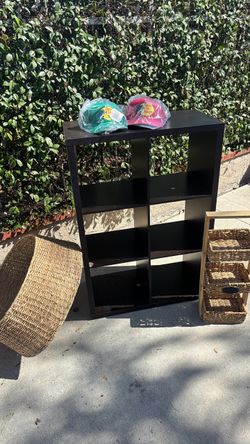 Shelf-cubby-bookshelf-organization