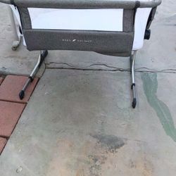 Baby Delight Baby Bassinet 