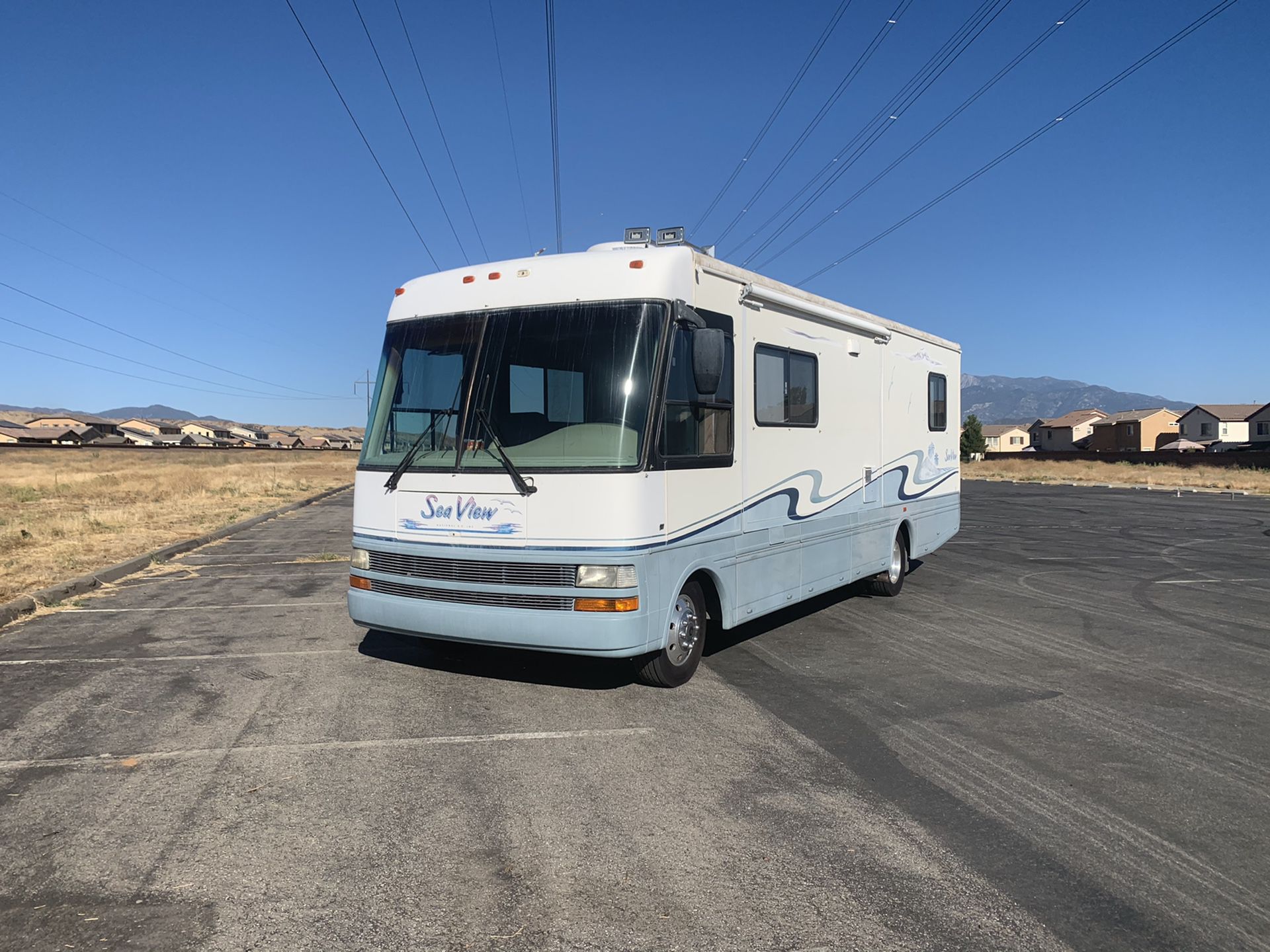 2000 Sea View motorhome by National RV (Fully Loaded Set up)