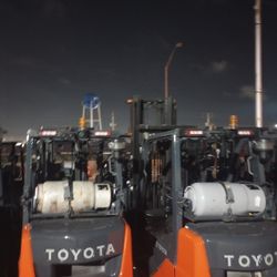 FORKLIFT TOYOTA YEAR 2020 3000#