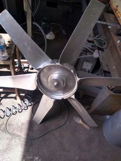 Spray paint booth