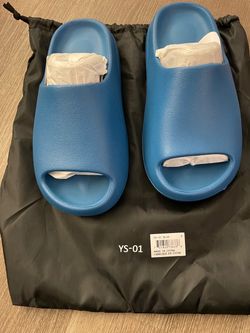 Yeezy YS-01 Authentic Slides. Size 8 men’s.