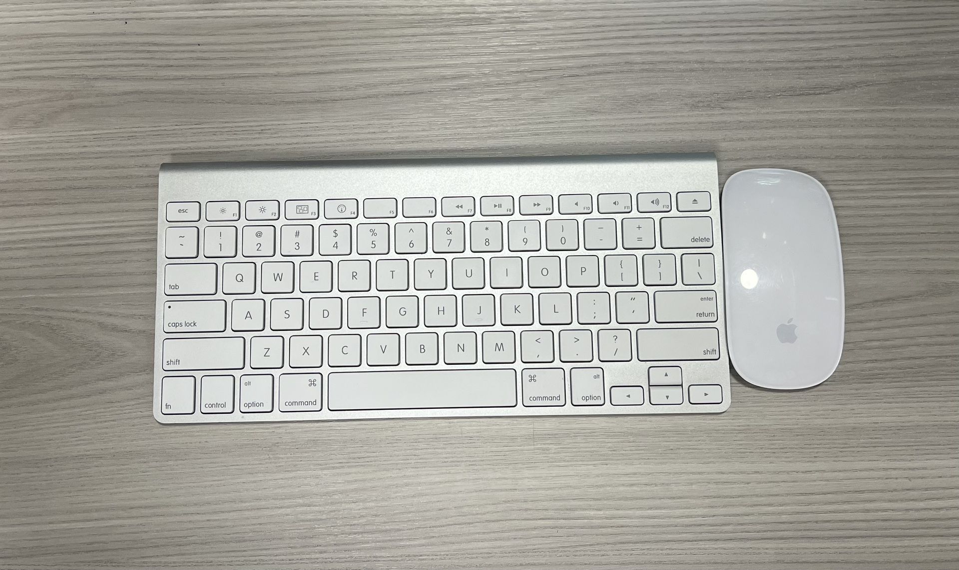 Apple Magic Keyboard & Mouse