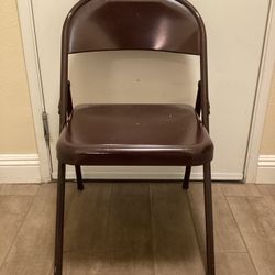  metal folding chairs 