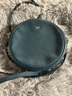 Michael KORS crossbody Purse $25