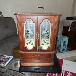 Vintage Jewelery Box