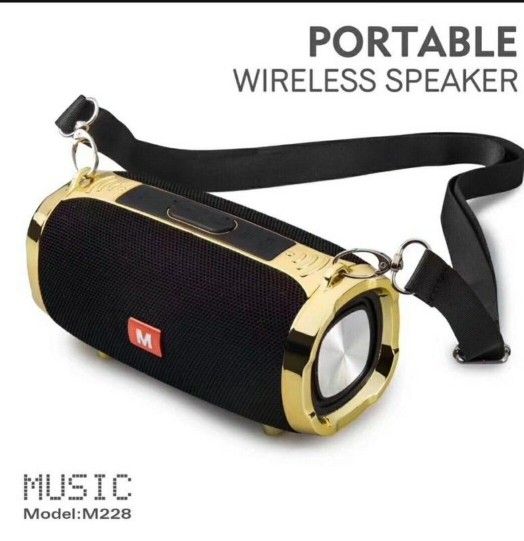 Black bluetooth speaker outdoor portable subwoofer wireless stereo speakers with straps 1500mAh 2x5W MP3 music player VS Mini Xtreme
