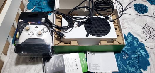 Xbox One S 500gb (Like New)