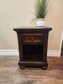 Solid Wood Espresso End Table / Nightstand with Drawer