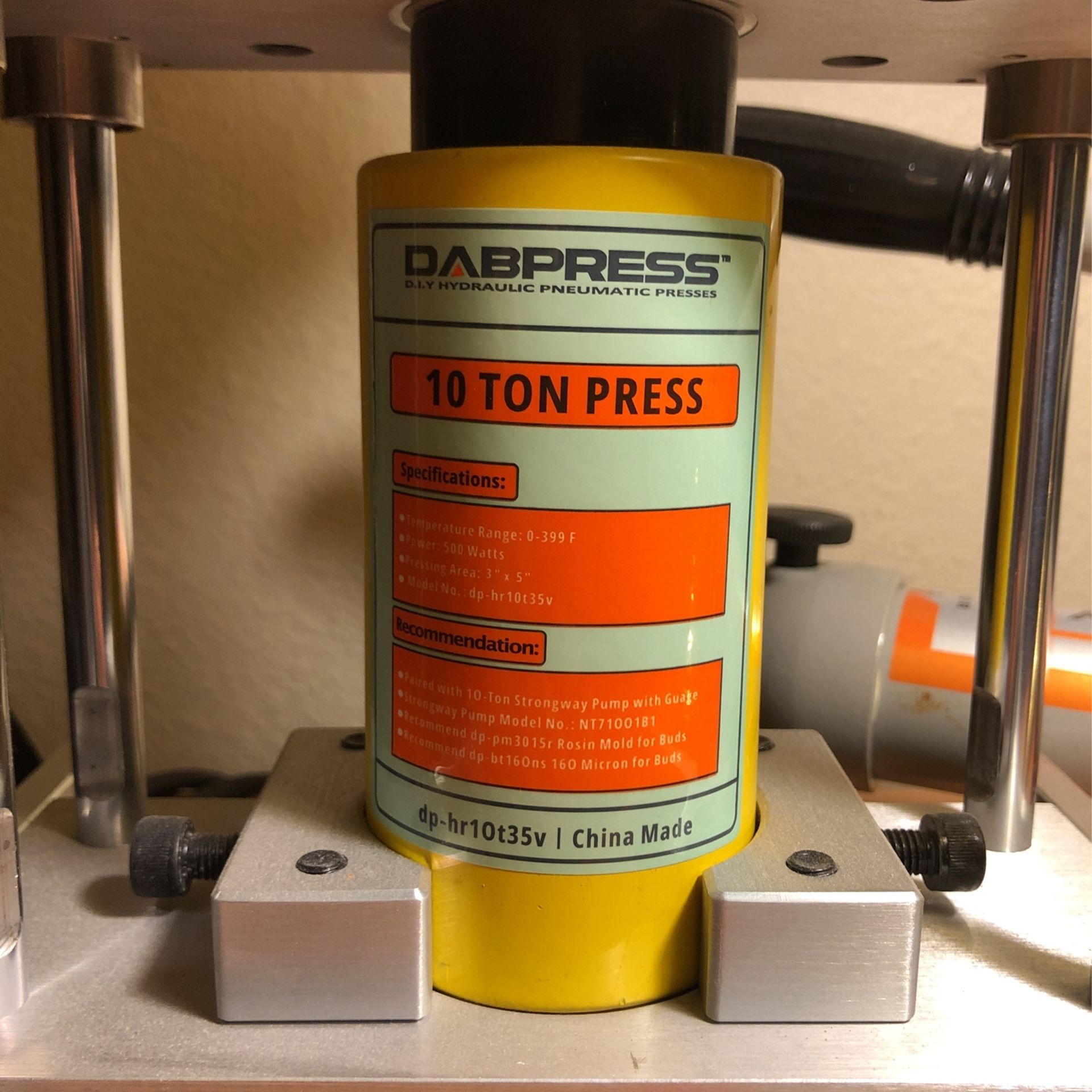10 Ton Dabpress With Hand Pump Like New