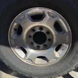 2008 Gmc 2500hd  16” 8 Lug Wheel