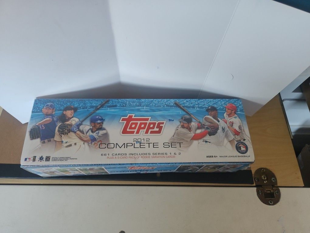 TOPPS 2012 COMPLETE SET