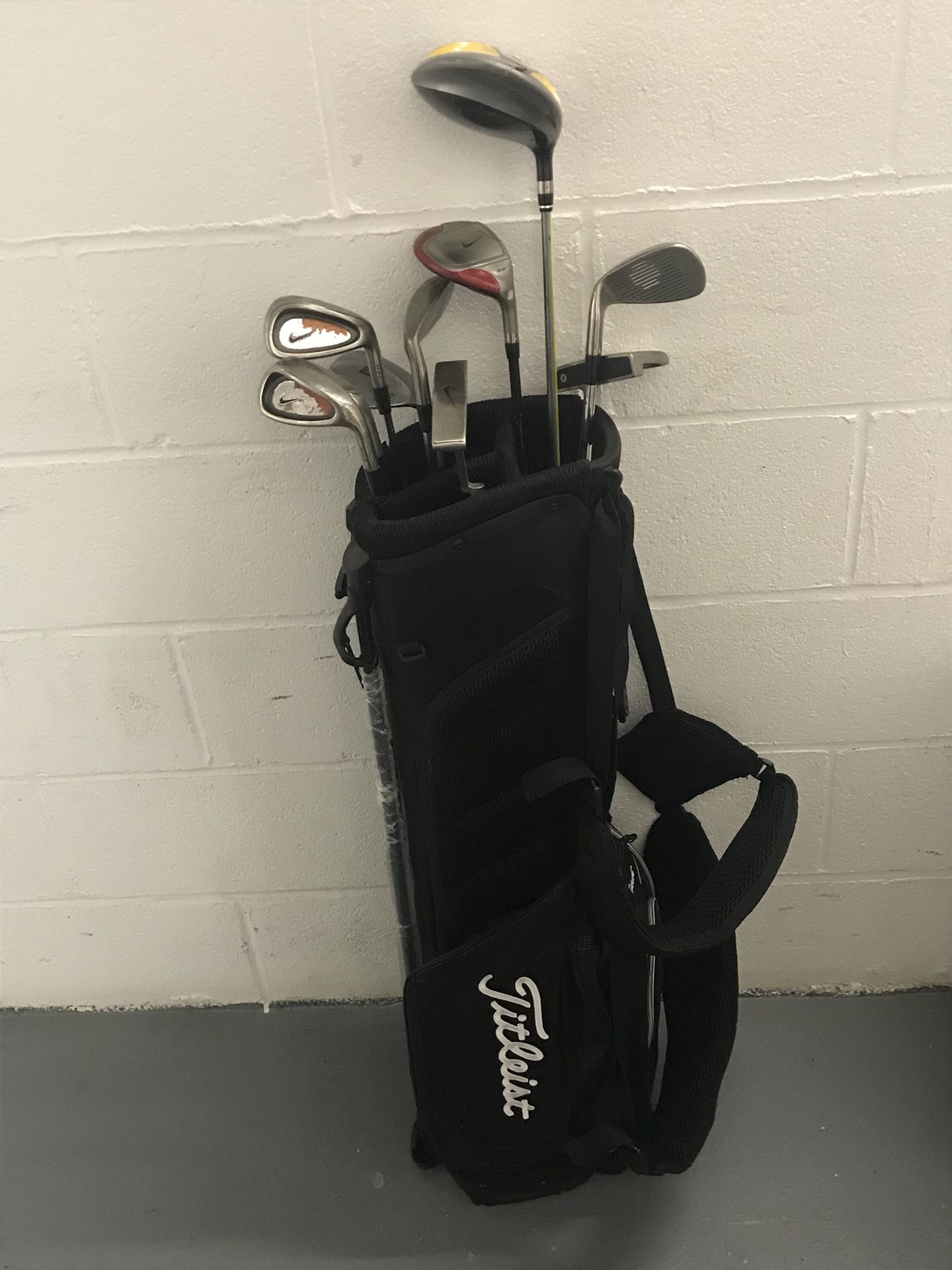 Nike Golf Clubs With Club Bag