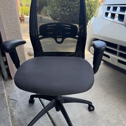 Sillas de oficina en excelente estado / Office chairs in great condition