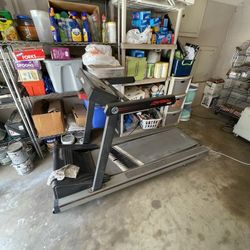 LifeFitness 9100 Treadmill 