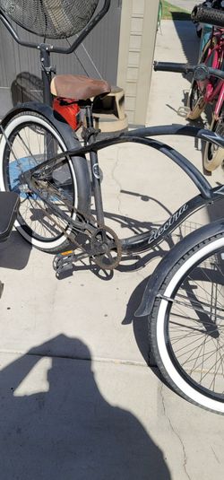 Men original 3 speed Electra Beach Cruiser New Tires And tubes need a pedal