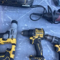 DeWalt DCD796 20V MAX XR Brushless Compact Hammer Drill/Driver. 