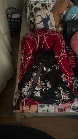 Used floral lingerie color black
