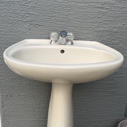 Pedestal Sink