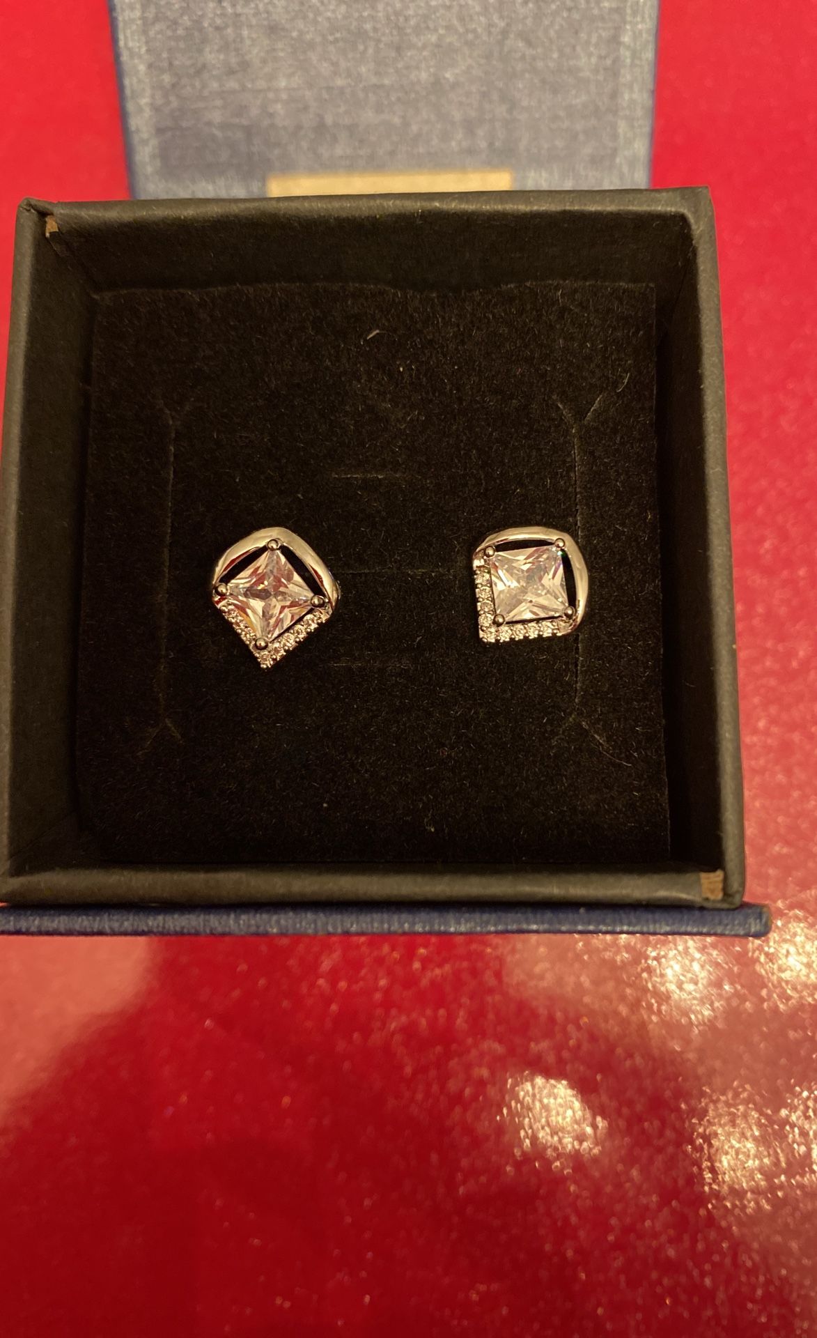 18k White Gold Studs