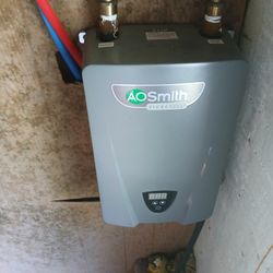 AO SMITH Tankless Water Heater 18w 240v