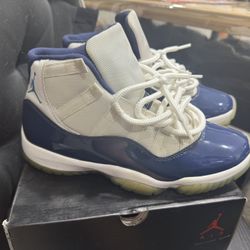 Jordan’s 11 Size 8.    140