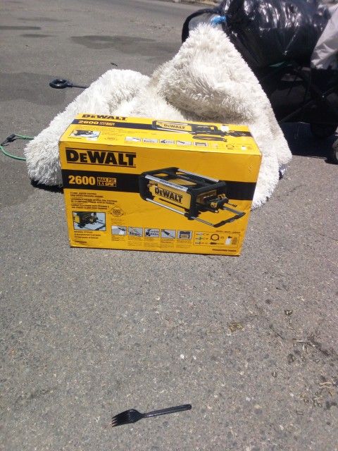 New De Walt Power Washer