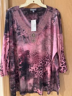 NWT Womens Tunic Top by Essentials neckline has jewels size 1X