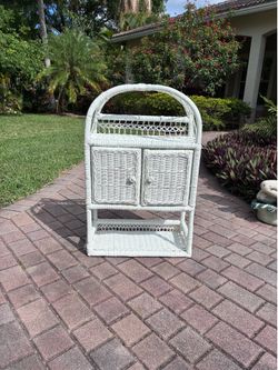 Antique wicker wall cabinet - Excellent