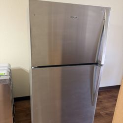 Whirlpool 18.2 Cu Ft Top Freezer Refrigerator