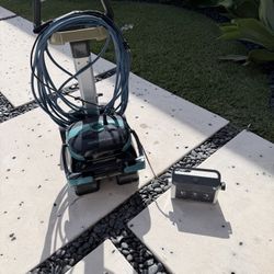 Dolphin Nautilus Supreme CC with Caddy and Cover