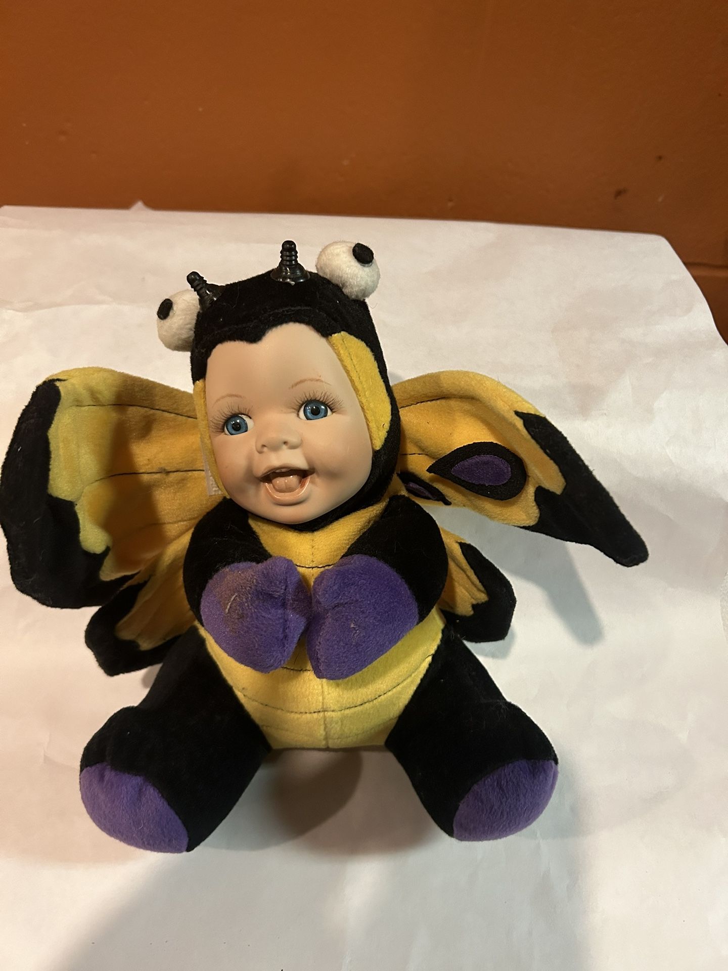 Cuddle Kids porcelain faced doll Barbara Butterfly by Geppeddo 14" to top of ant