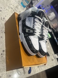 Lv Sneakers Size 10
