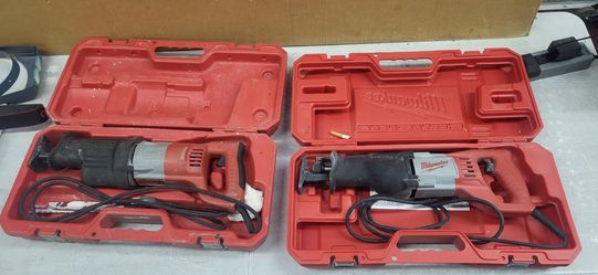 Milwaukee sawsall with case
