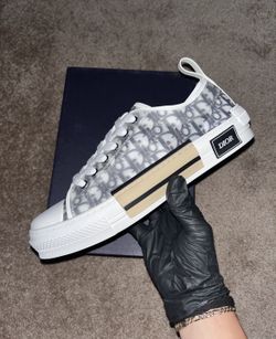 Dior B23