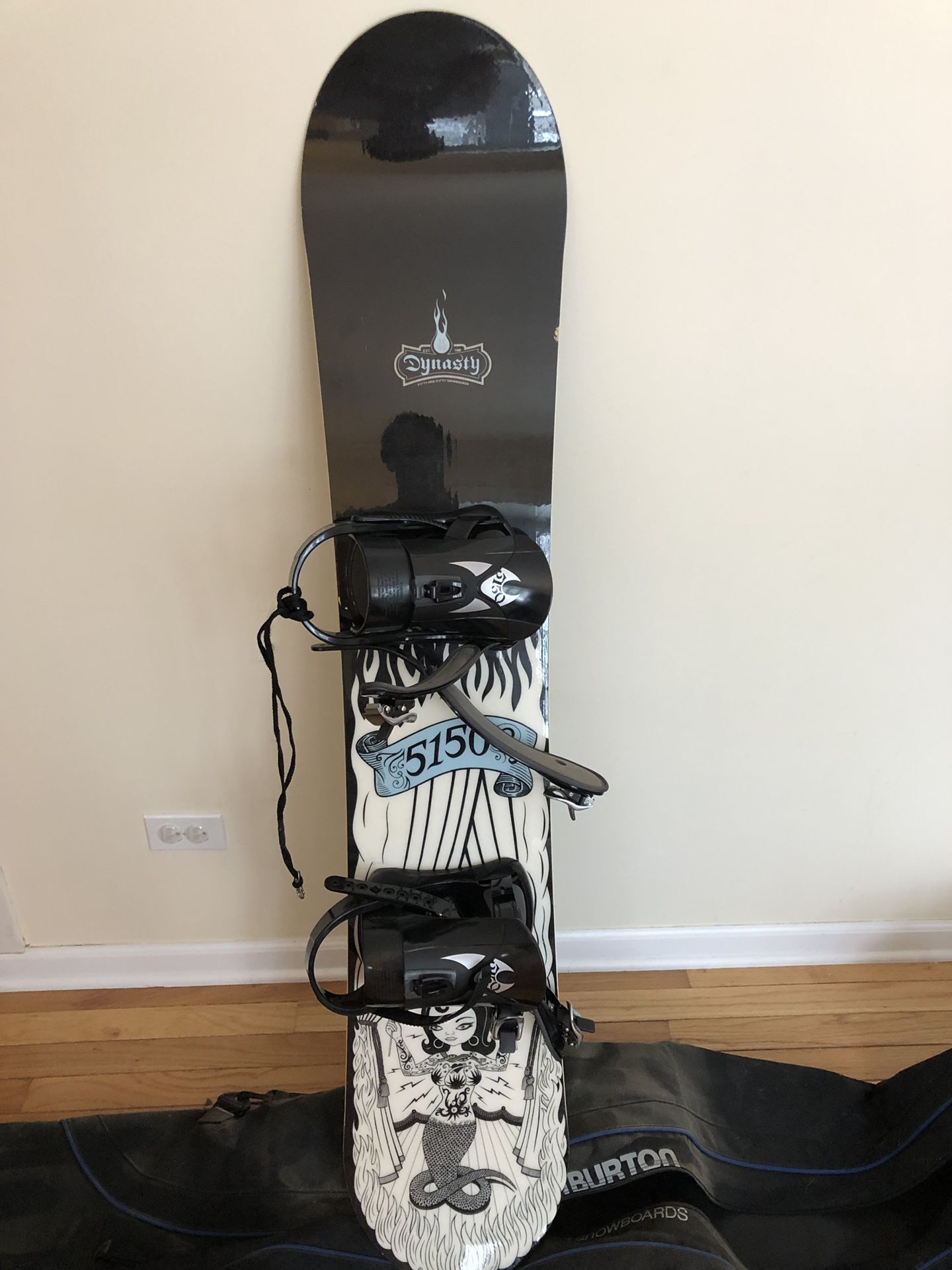 Dynasty 5150 women's snowboard with bindings and Burton for Sale in Rolling Meadows, IL - OfferUp