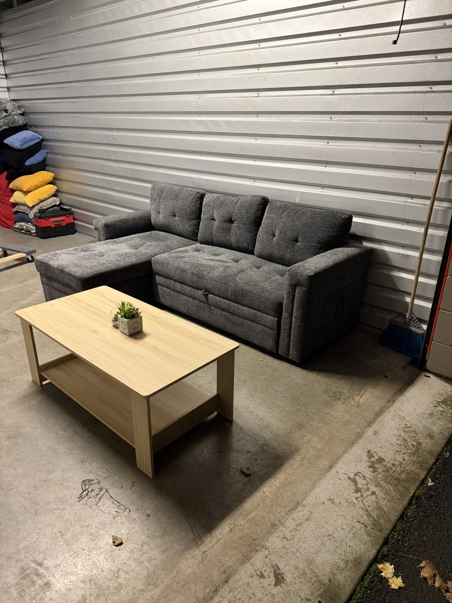 Sectional Couch-FREE DELIVERY π