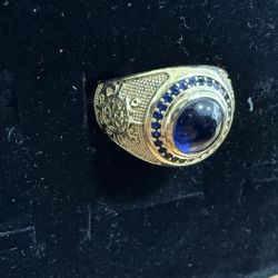 GENT’S SAPPHIRE RING 