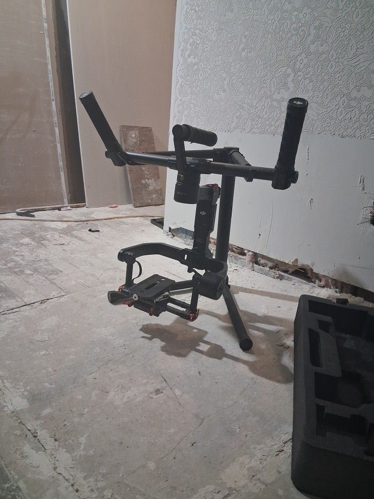 Dji Ronin M3 Axis Gymbal/ Stabilizer
