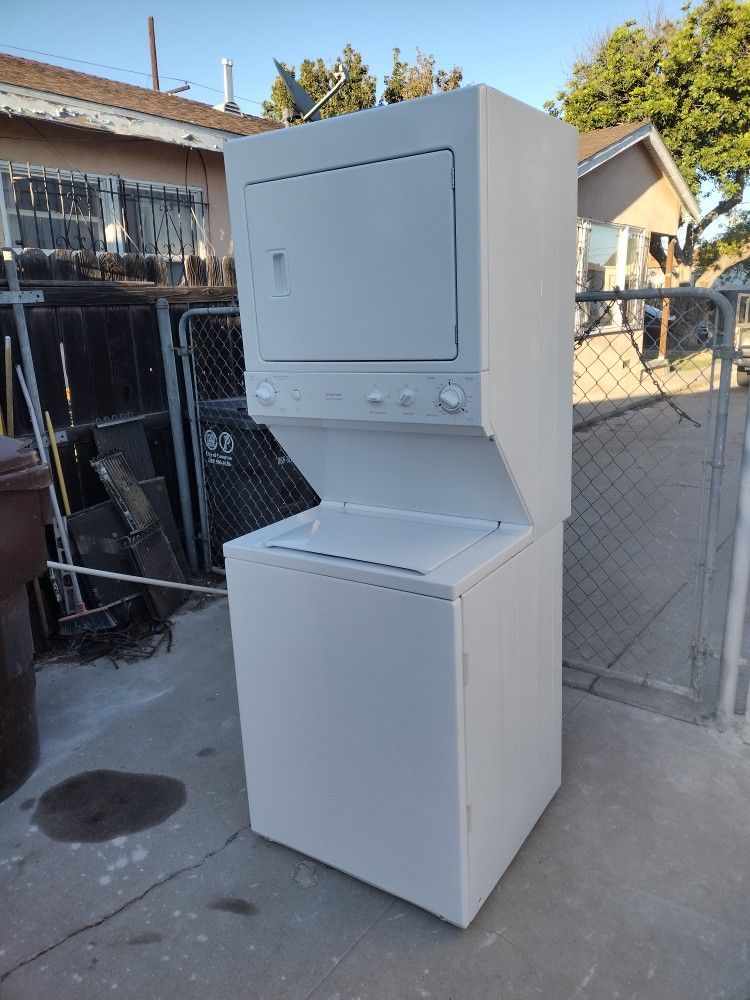 Stackable Washer And Gas Dryer 