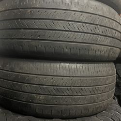 215 55 17 HANKOOK  MATCHING PAIR  $40 for the 2 tires