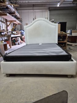 Full size bed