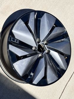 Single (1) 2025 Nissan Ariya Wheel