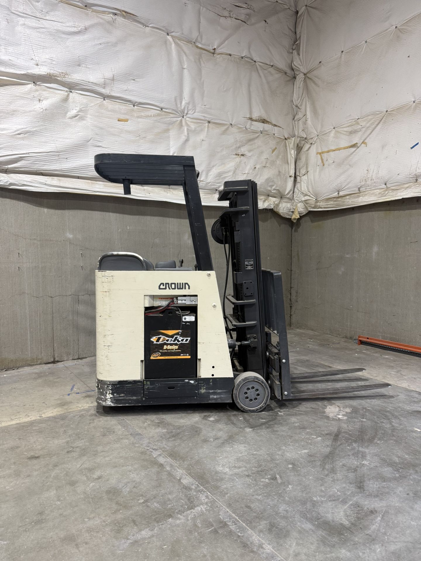 Crown Electric Forkift