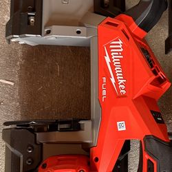 Milwaukee bandsaw 2929-20