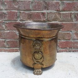 Vintage Round Copper/Brass Rivets Lionheads 3-Footed Planter/Pot Holder